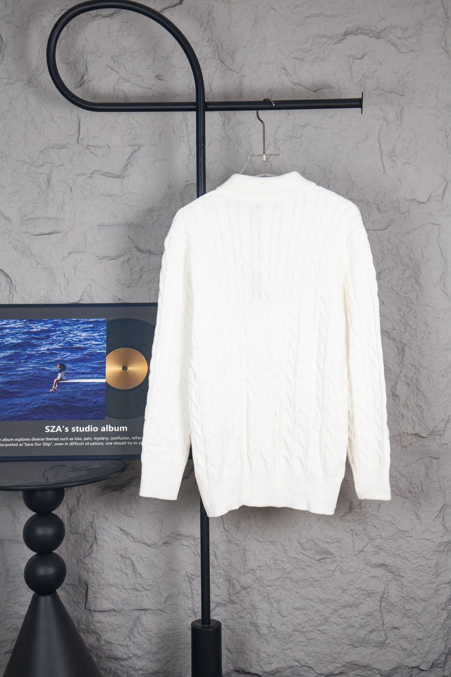 P240 Ralph Lauren 2025ss new twist sweater button cardigan. The fabric is made of imitation cashmere fabric. A full set of customized accessories. The highest version on the market. Color: Navy blue, black, white and gray. Size: S-XL.